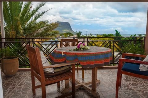 Sunset Villa, Balcony