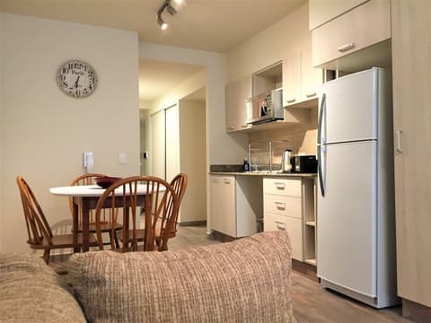 Urbana Suites & Studios 440, Room