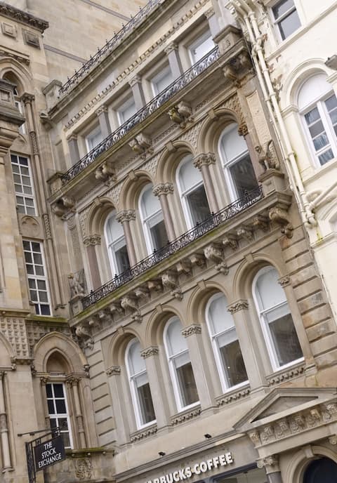 Nelson Mandela Place, Front of property