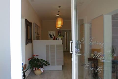 La Terrazza Sul Mare, Interior entrance