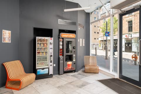 easyHotel Birmingham, Interior entrance
