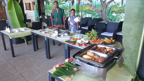 Anjiamarango Beach Resort, Breakfast buffet