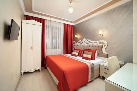 Deluxe Newport Hotel - Old City, Room