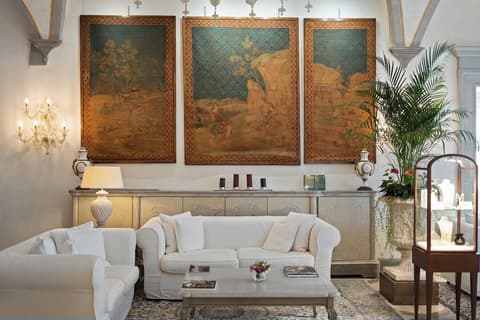 Monastero di Cortona Hotel & Spa, Lobby sitting area
