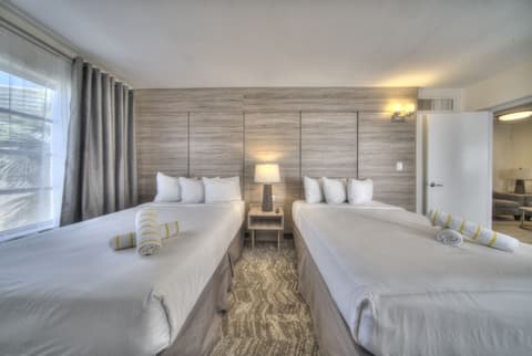 Riverside by the Beach Apartments, Room