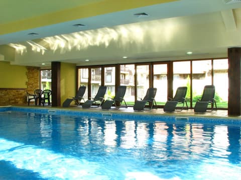 Bojur & Bojurland Apartment Complex, Indoor pool