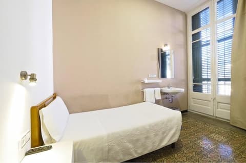 Pensión Peiró, Room