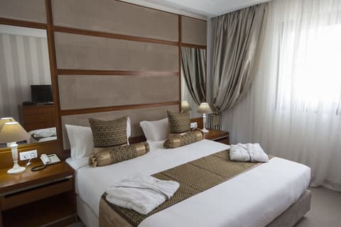 Marigold Hotel, Room