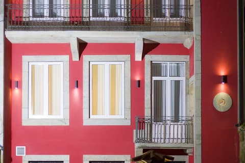 Turista da Trindade, Front of property