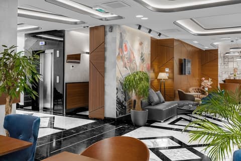 Sky hotel, Reception