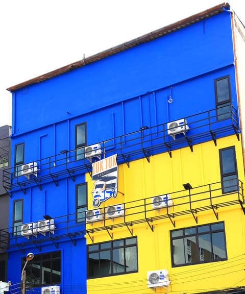 Tuk Tuk Hostel, Property grounds