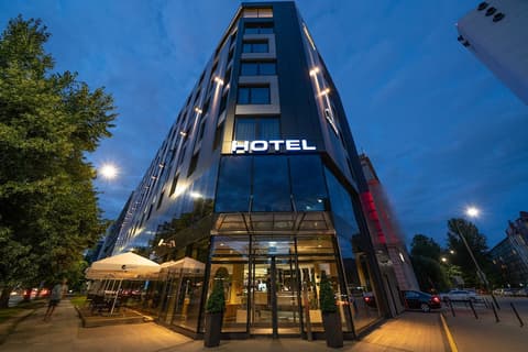 Q Hotel Plus Wroclaw, Front of property - evening/night