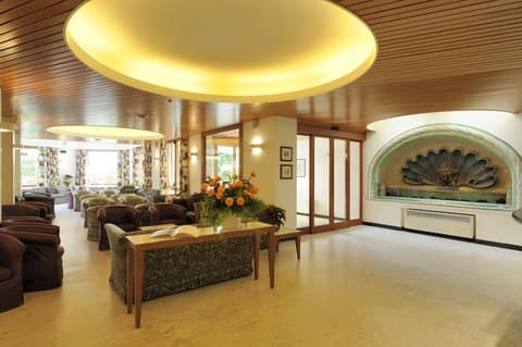 LVG Hotel Collection - Majestic, Interior entrance