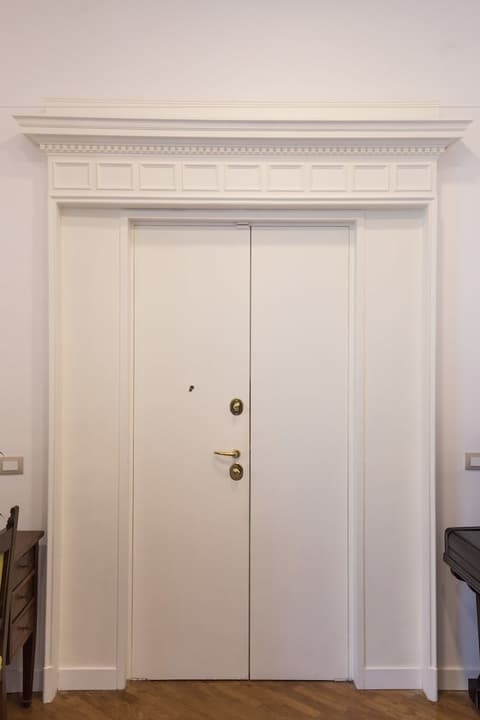 Savoy Riviera, Interior entrance