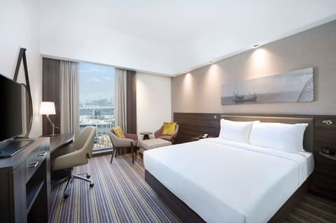Hampton by Hilton Dubai Airport, Room