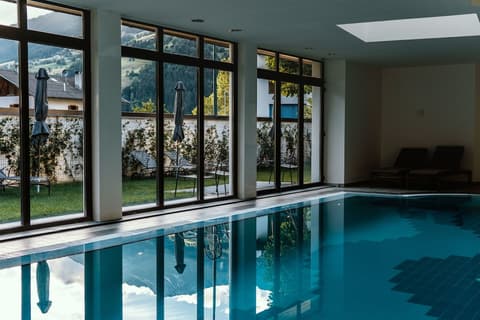 A.nett hotel, Indoor pool