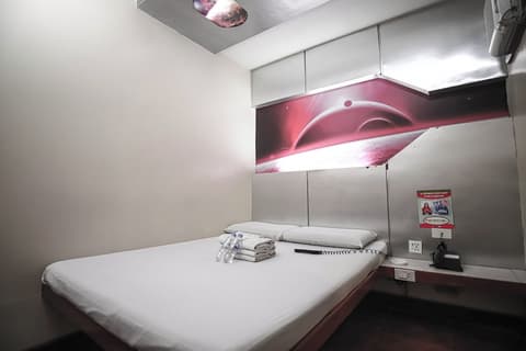 Astrotel Cubao, Room