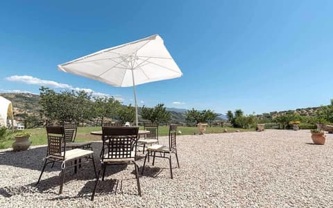 Villa Le Torrette, Exterior