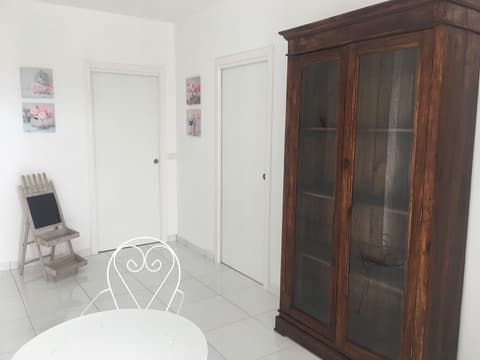 La Bouganville, Interior detail