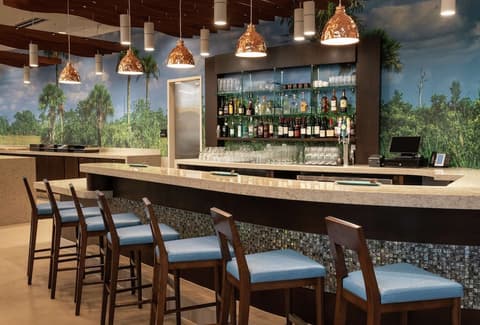 DoubleTree by Hilton Miami - Doral, FL, Dining