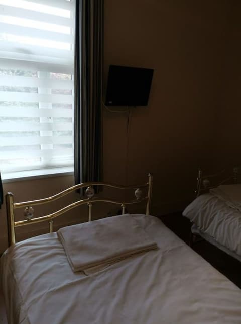 Swan Inn, Heathrow Airport, Room
