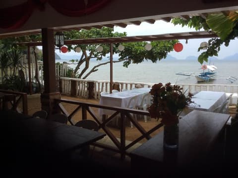 La Casa Teresa Beach Resort, Dining