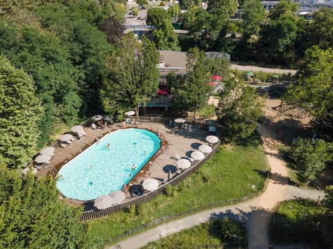Camping de Lyon, Pool