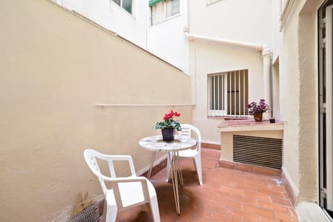 Hostal Elkano, Balcony