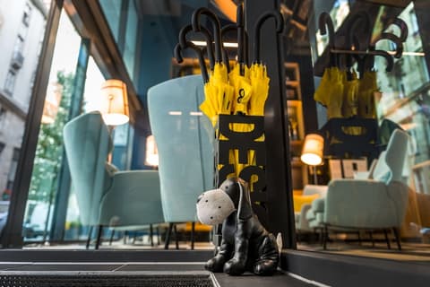 D8 Hotel, Interior entrance