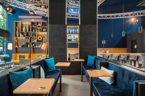 D8 Hotel, Lobby sitting area