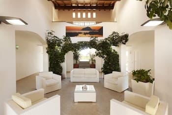 Hotel Villa Smeraldo, Lobby sitting area