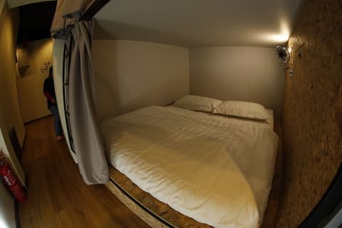 Sleepbox Hotel - Hostel, Room