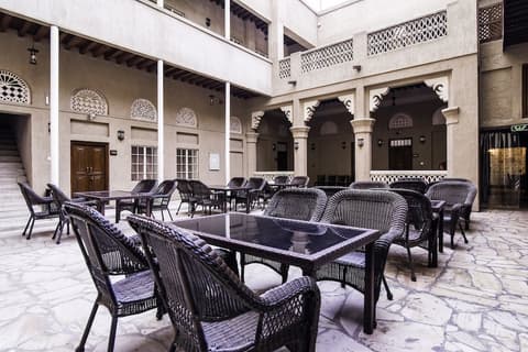 Capital O160 Lumbini Dream Garden Guest House LLC, Dining