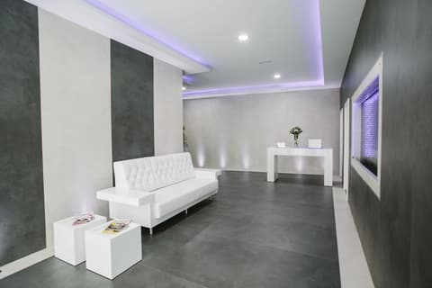 Valentina Beach, Lobby sitting area