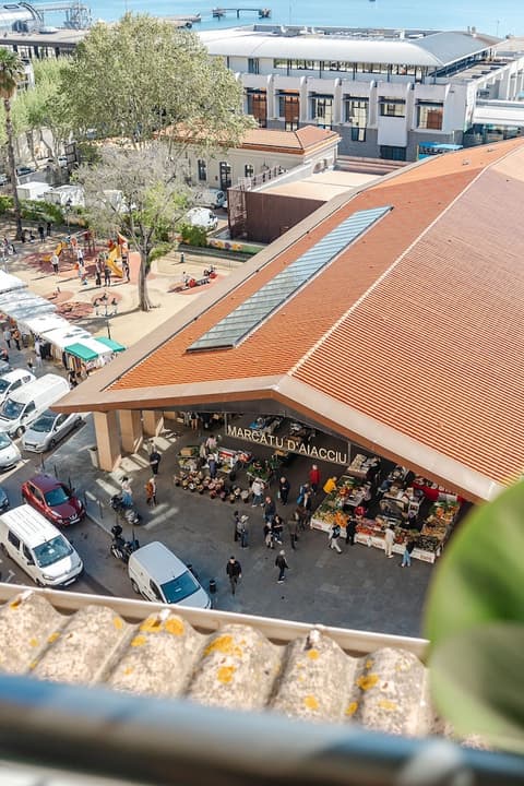 Hotel du Golfe, Exterior