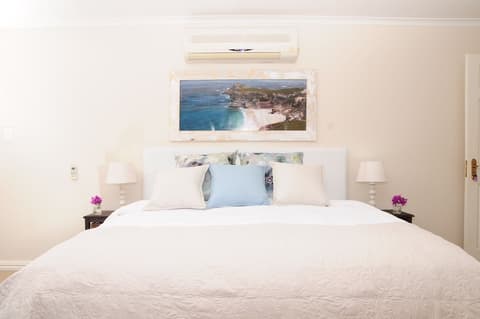 Hout Bay Breeze, Room