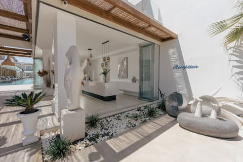 Galazio Beach Resort, Reception