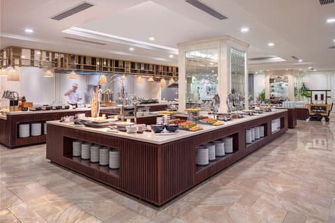 Melia Vinpearl Danang Riverfront, Breakfast area