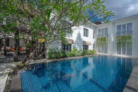 Umpadhi Canggu Hotel, Pool