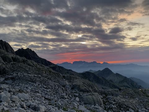 Hotel Ferrari, Hiking