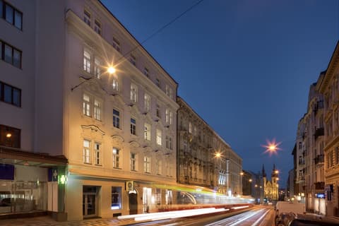 Louren Apartments, Front of property - evening/night