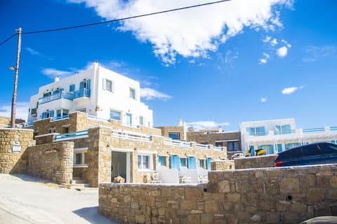 Eternal Suites, Exterior