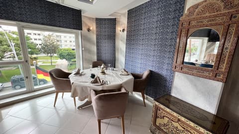 Hotel Annakhil, Restaurant