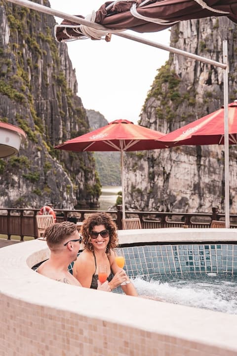 Heritage Line Ginger Cruise – Ha Long Bay & Lan Ha Bay, Pool