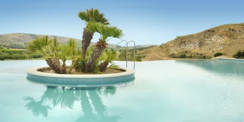 Baglio Caruana Cantina & Relais, Infinity pool