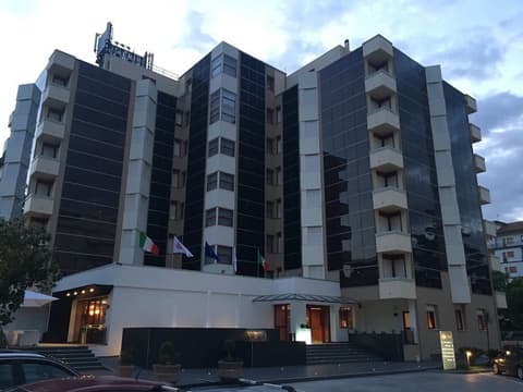 Domus Grand Hotel, Exterior