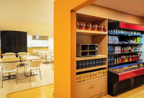 Fiesta Inn Express Queretaro Constituyentes, Lobby