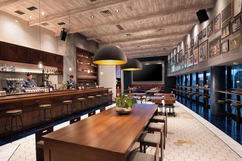 DoubleTree by Hilton Tokyo Ariake, Bar (on property)