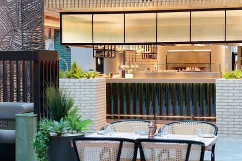 Holiday Inn London Heathrow - Bath Road by IHG, Restaurant