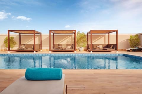 Flora Inn Hotel Dubai Airport, Rooftop pool